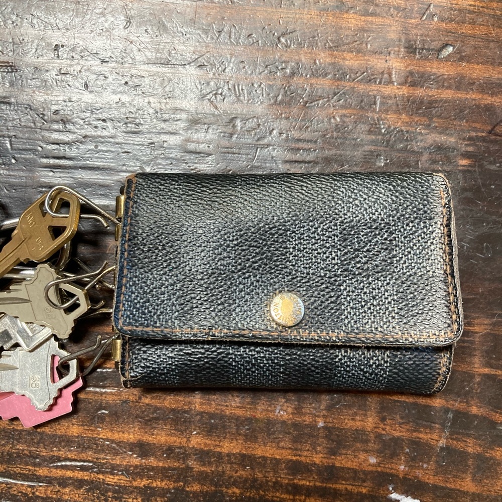 Louis Vuitton Damier Trifold key holder wallet